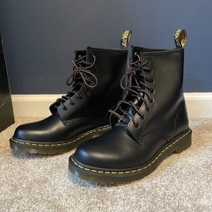 Dr. Martens 1460W Women's Smooth Leather Combat Lace Up Boots Size 9